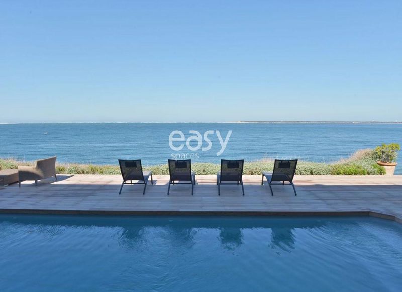 Sea view villa perfectly suited and ideal for professional photo shooting sessions in FRANCE