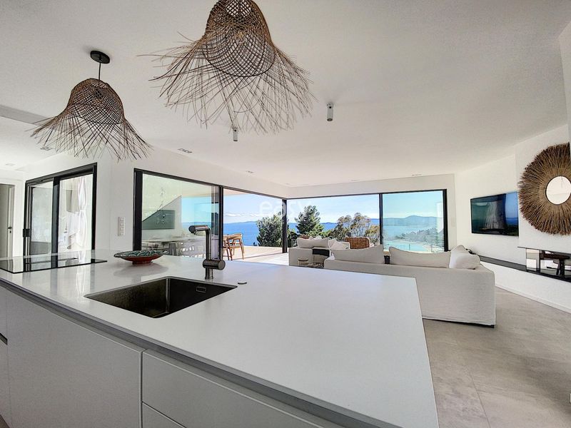 Villa available for rent for professional photoshoot sessions on the French Riviera in France