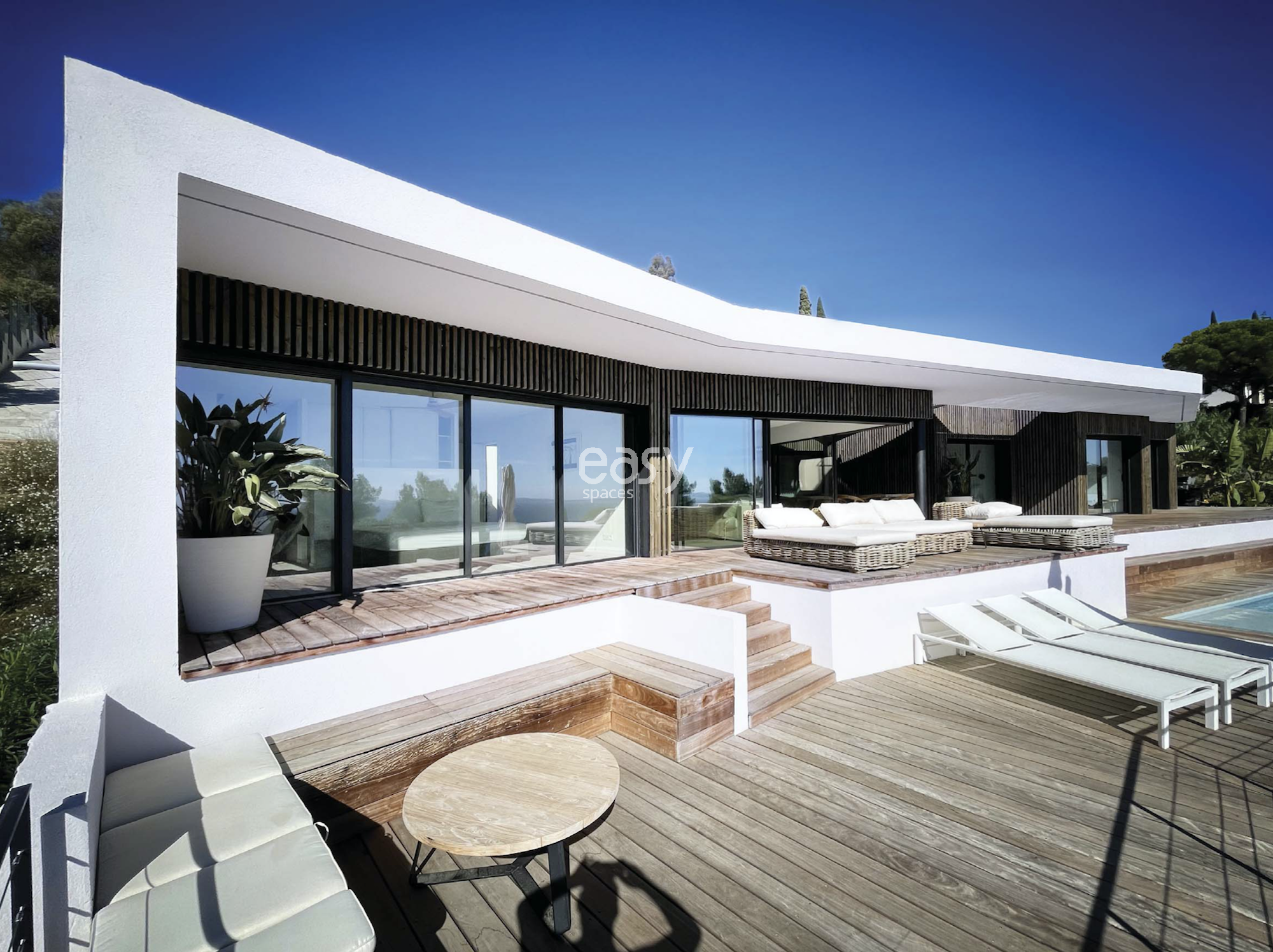 Architect-designed villa perfectly suited for professional photo shoots in the Var region of France