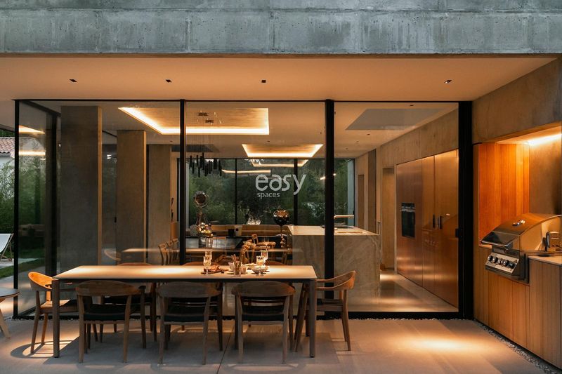 Villa constructed in raw concrete specifically designed for professional photo shooting sessions in FRANCE