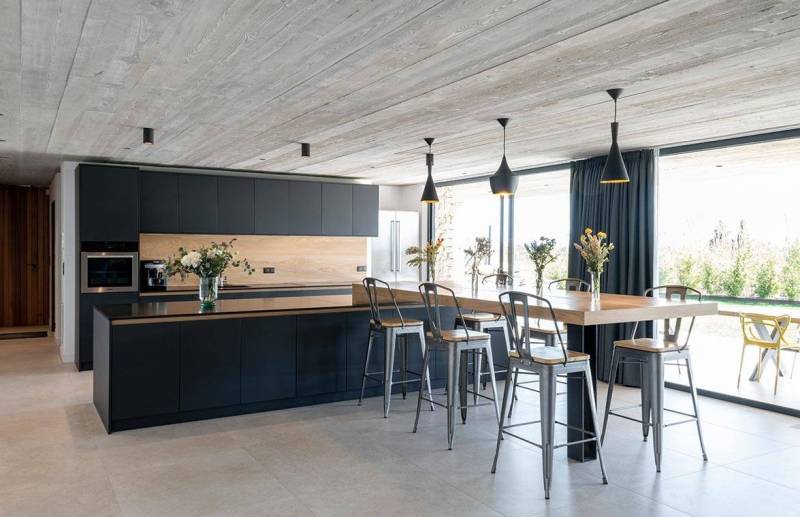 film location rental agency in Provence-Alpes-Côte d'Azur