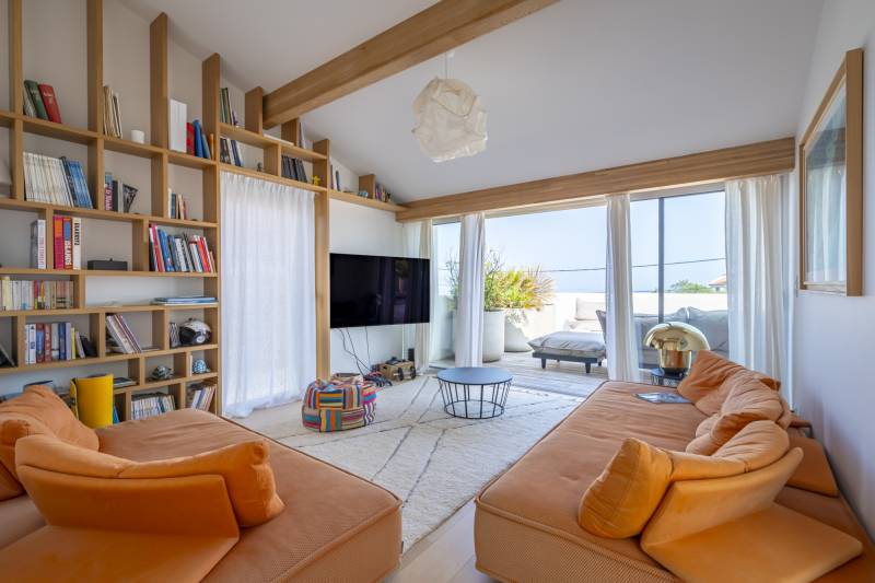 House for rent with ocean view for photo shoot in Biarritz