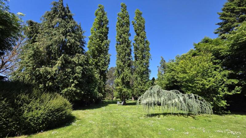 House with Garden Available for Rent in Paris, France for Professional Photo Shoots and Photography Sessions