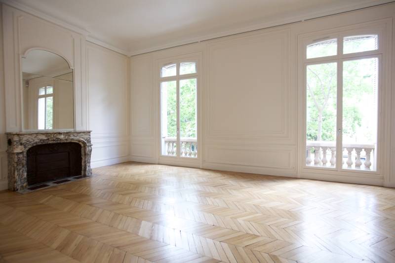 Shooting location in the very heart and center of Paris, FRANCE