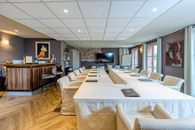 rental location spot situated within the vineyards ideal for professional photo shooting in Cannes, FRANCE