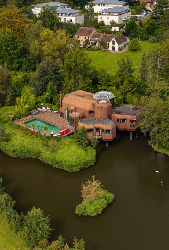 An unusual location for a photoshoot in Paris