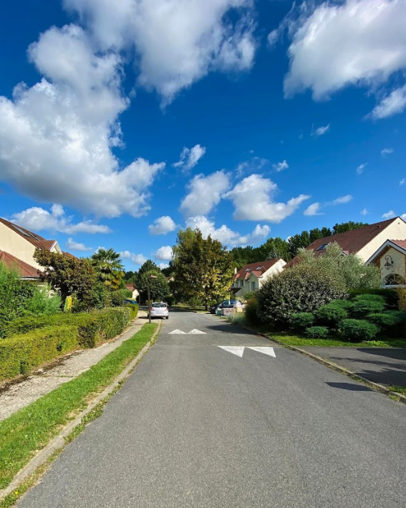 American-style bungalow for rent for filming in Paris