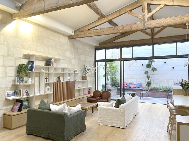 Unusual and unique location in Bordeaux, France, perfect for filming purposes