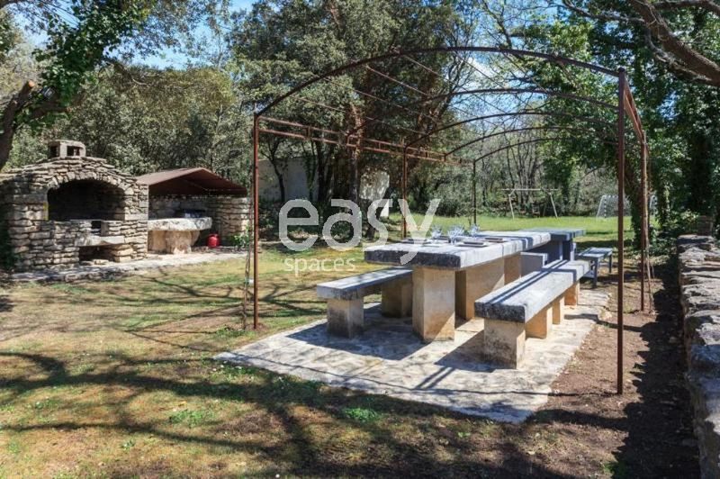event venue located in the picturesque and charming region of Luberon
