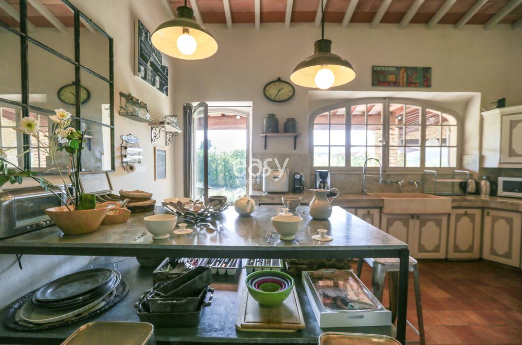 Private villa available for rent for professional and artistic photoshoots in the Luberon region