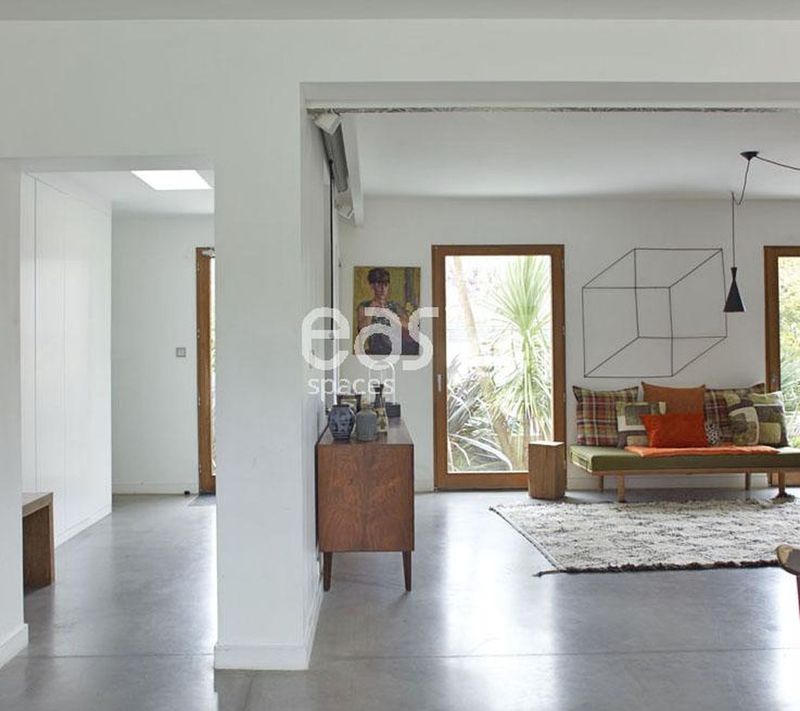 Renting a film set location for a professional movie shooting in the picturesque region of Brittany