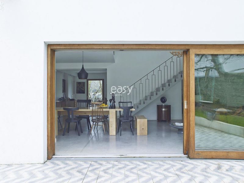 Original and unique house available for rent specifically for filming purposes