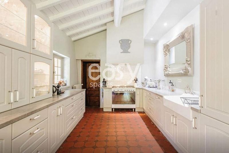 picturesque and idyllic rural scenery captured during shoots in Lyon