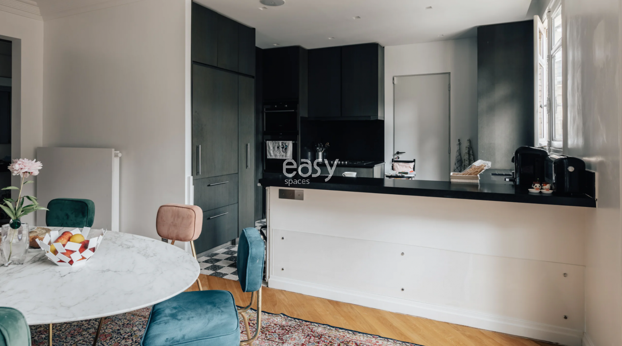 apartment available for rent located in the very heart of the central Paris Champs Élysées area in FRANCE