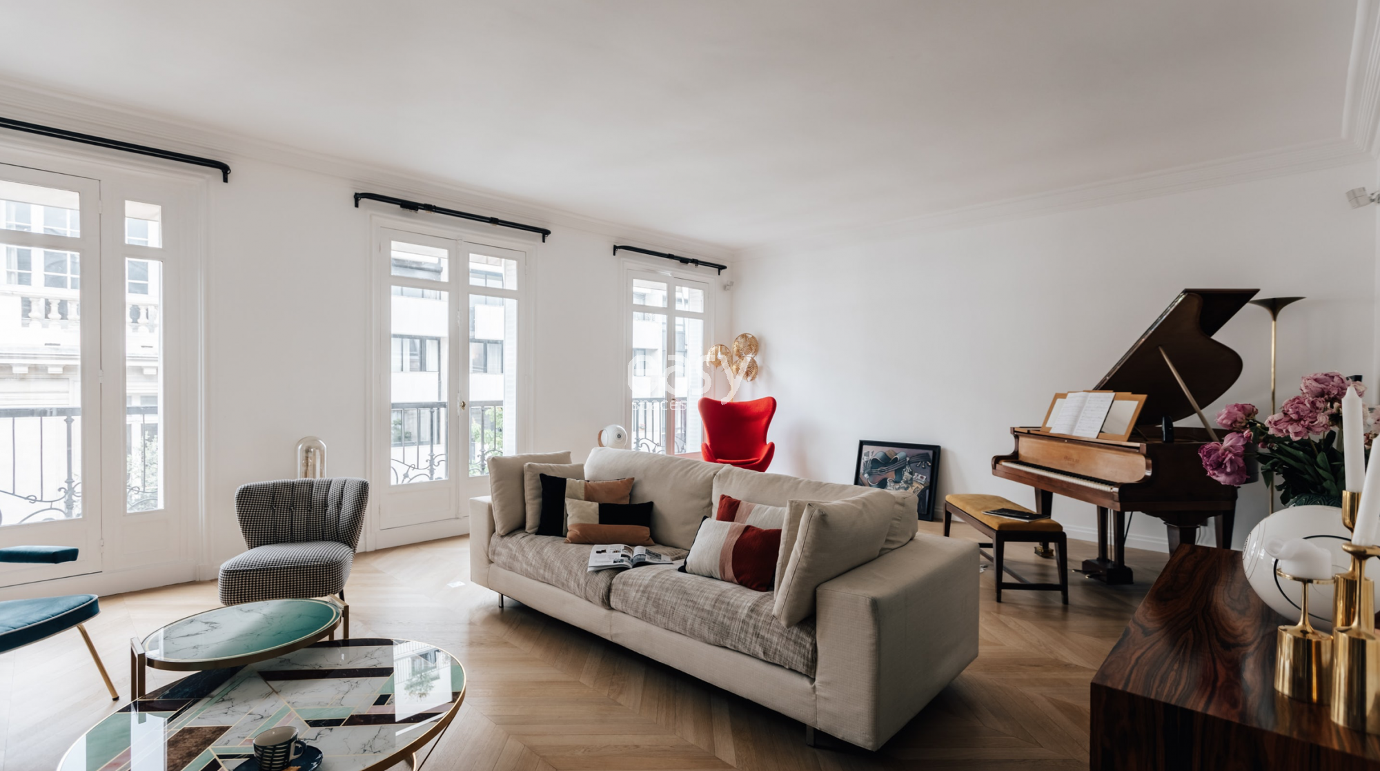 Haussmann-style apartment available for rent for professional photo shoots in Paris, France