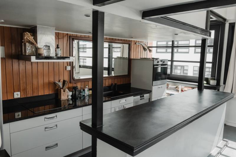 Office for rent for short film shoot in Paris