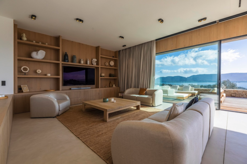 Contemporary house for rent for filming in Corsica
