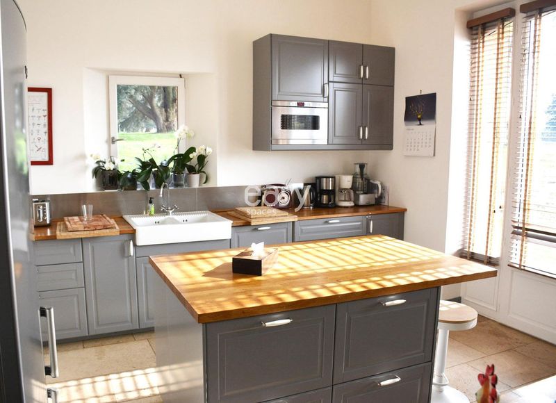 find a suitable and attractive setting for hosting a culinary event in the city of Toulouse