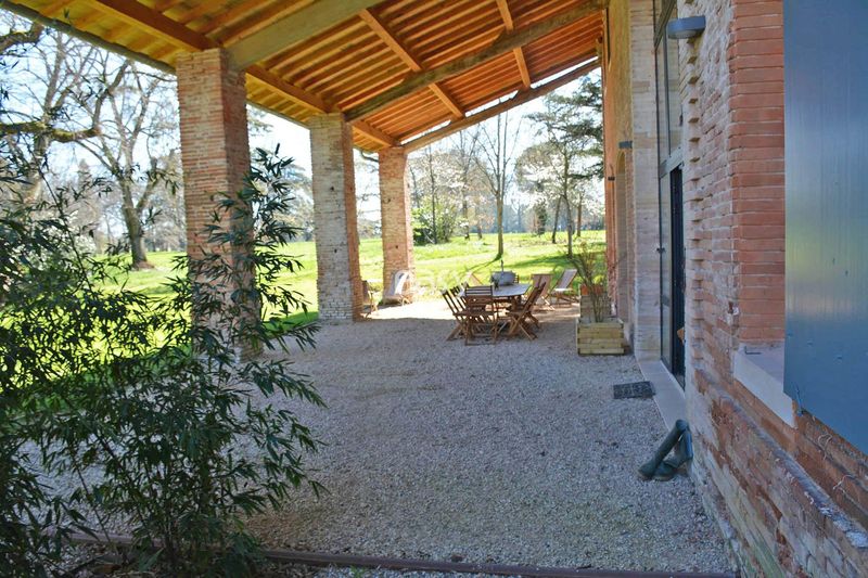 Event space available for rent in Toulouse for your special occasions and gatherings