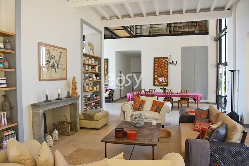 renting a location for filming purposes in the vibrant city of Toulouse