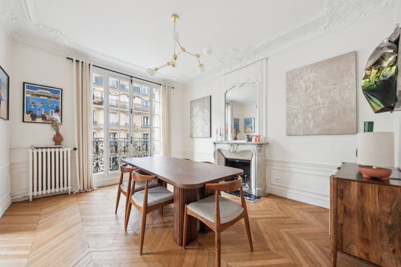 Bright Haussmannian Space Location Suitable for Filming Situated in Paris, FRANCE