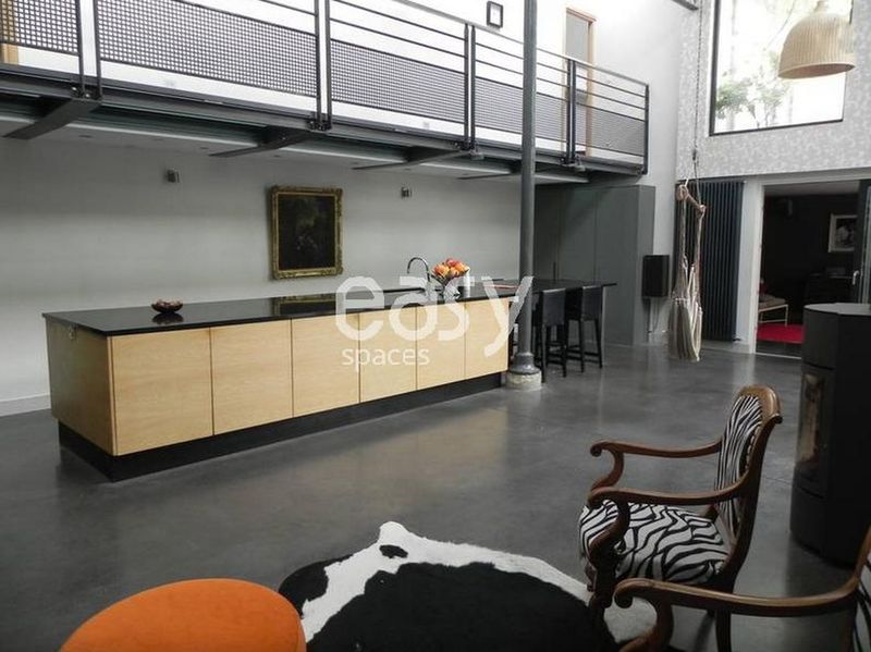 rent a unique and unusual loft for filming in Lyon 69