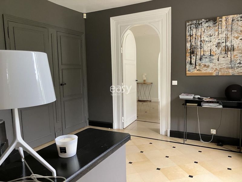 master house ideally suited for filming purposes located in Paris, FRANCE