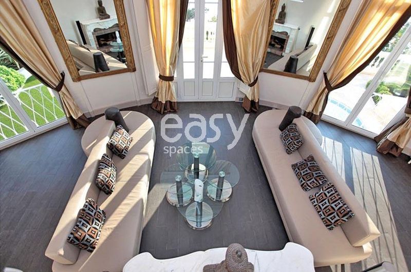 Renting a luxury villa on the French Riviera specifically for professional photoshoots and film productions on the stunning Côte d'Azur