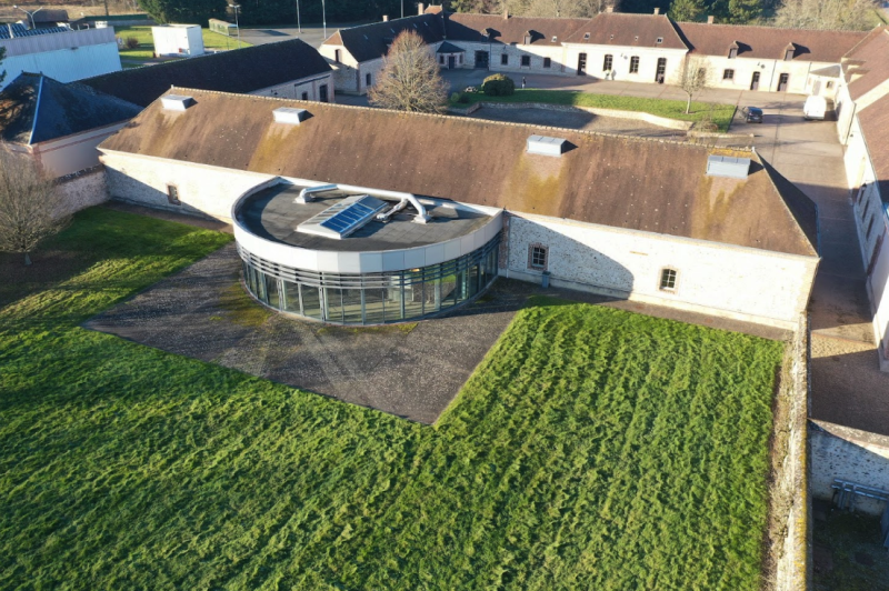Rent an unusual venue for photo shoots, filming and events near Paris