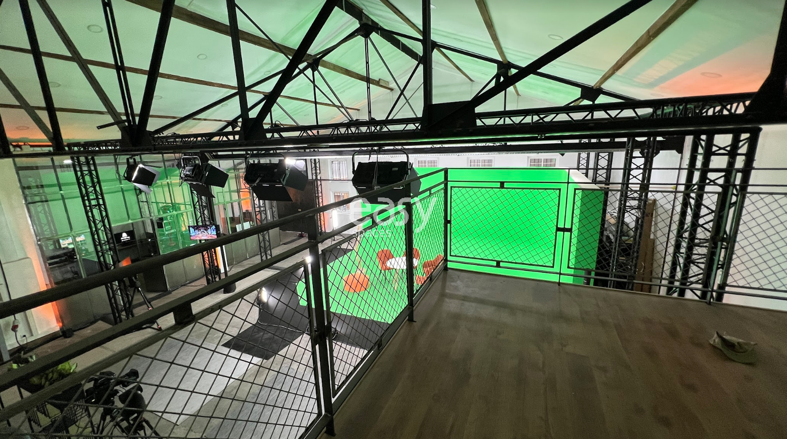 photography studio located in the heart of Paris, France