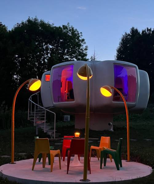 Rental set decoration available specifically for professional photo production in Paris, FRANCE