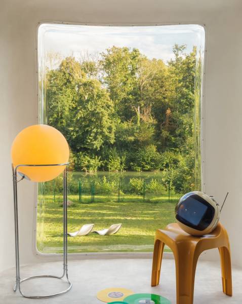 Unusual and unique space available for filming and video production in France