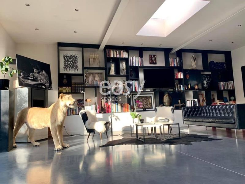 Place designated for organizing and hosting a product launch event in Lille