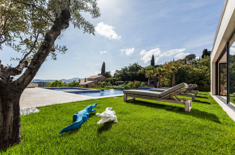 Contemporary villa located in FRANCE ideal for professional photo shooting session 83