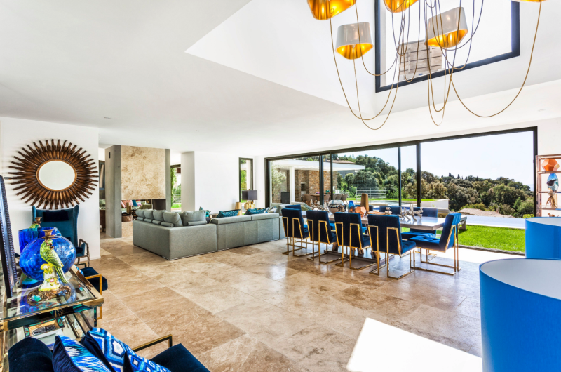 Modern villa available for rent specifically designed for professional photo productions in FRANCE