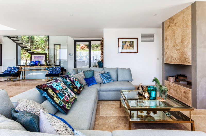 Contemporary villa in the Var region, France, ideally suited for professional photo shoots and creative photography sessions