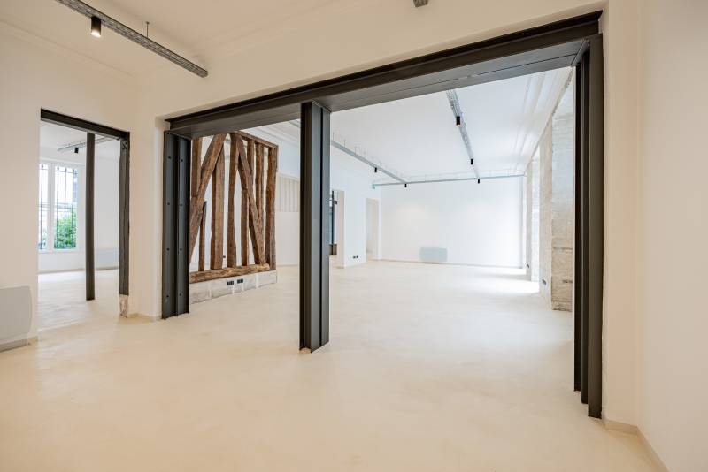 Unusual and Unique Filming Location Situated in Paris, FRANCE