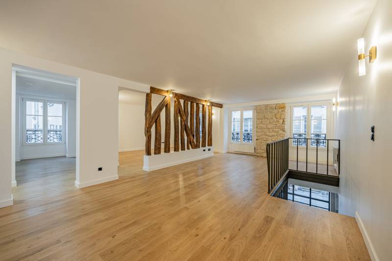 Renting an Industrial Space for a Photoshoot in Paris, France with Ideal Conditions