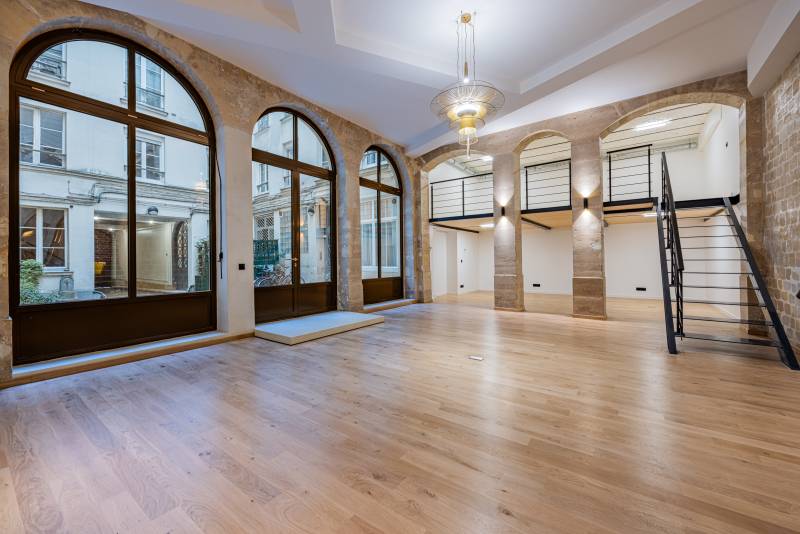 Room available for rent in Paris, France, suitable for a press launch event