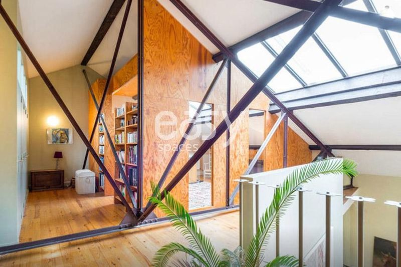Unique and Unconventional Loft Space Perfectly Suited for Professional Photo Shoots in Lyon