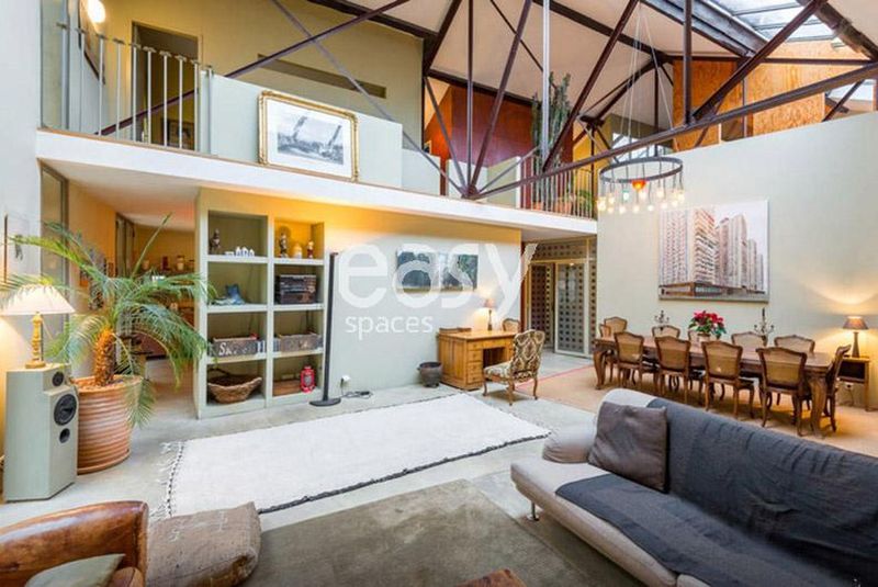 renting a showroom space in the vibrant city of Lyon for various business needs