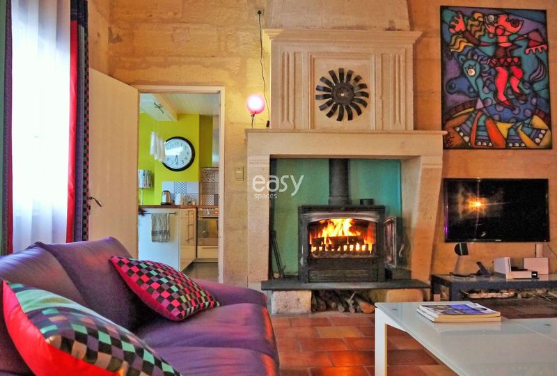 colorful Bordeaux filming location site with many vibrant aspects