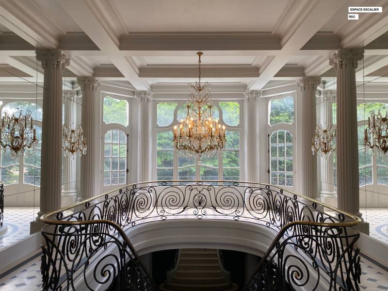 rental of entrance hall location for film shooting in Paris, FRANCE