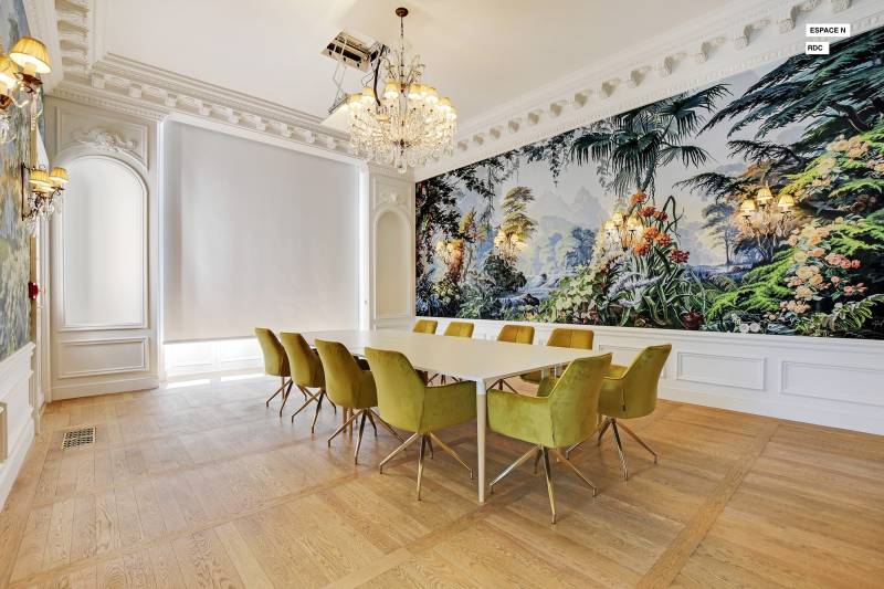 rent a staircase for a professional photo shoot in Paris, France