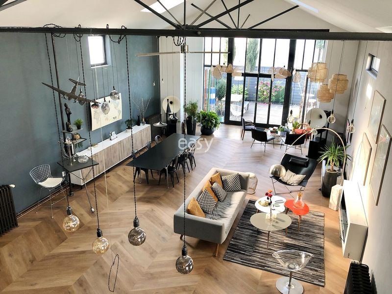 A very exclusive and secret event venue located in Paris, France, ideal for private and unforgettable gatherings