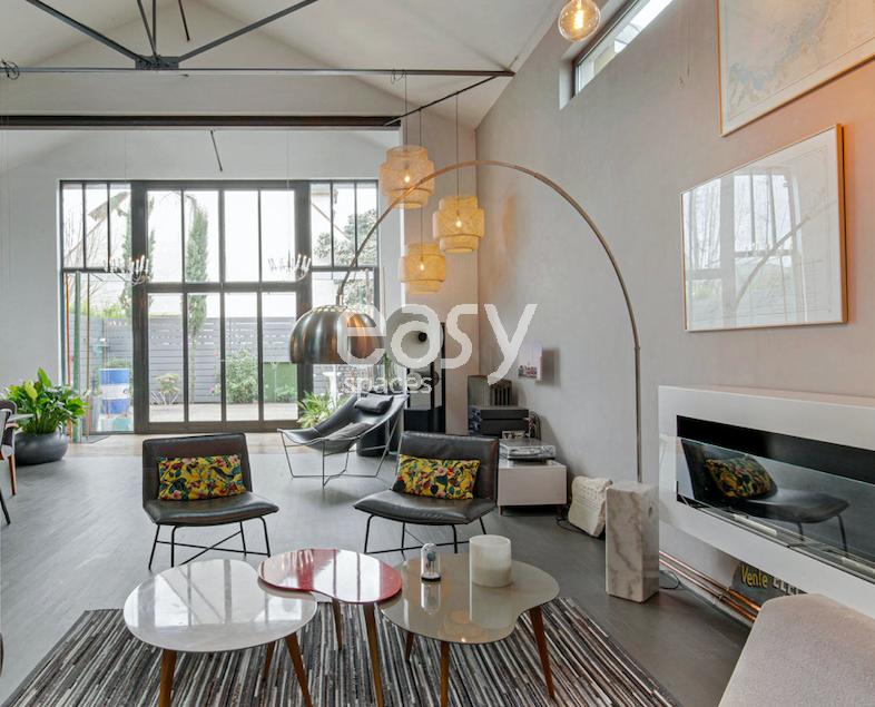 A unique and unconventional loft perfectly designed for professional photo shoots in Paris, FRANCE