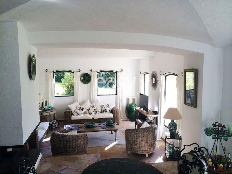 Filming location in the beautiful and picturesque Cannes Alpes Maritimes region