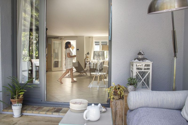 house available for rent specifically intended for filming purposes in Paris city