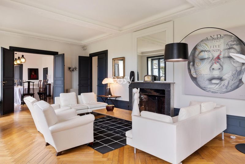 Filming location in the beautiful region of Aquitaine, FRANCE