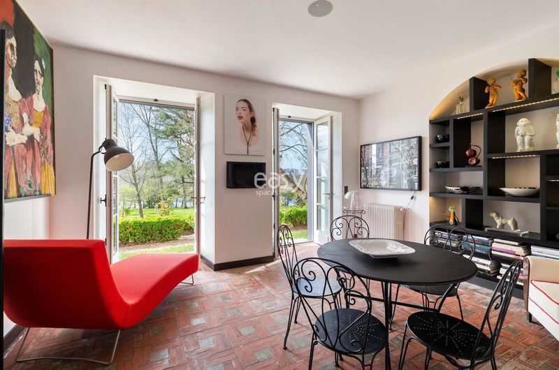 Private house available for rent in Bayonne, France, ideal for professional photo shoots and filming projects